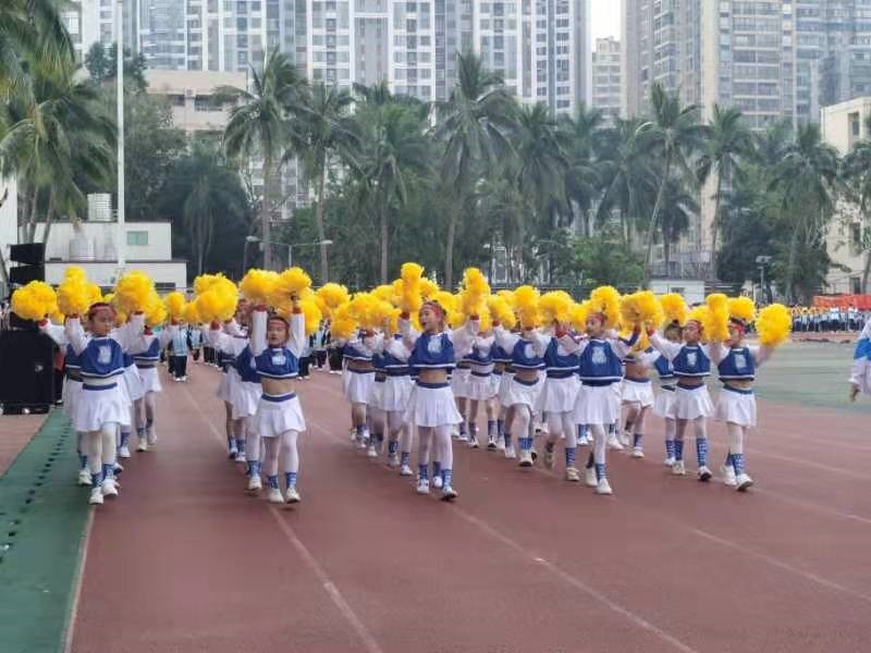 趣味运动我快乐，健体强国我能行――颜射
实验小学第二届体育艺术节