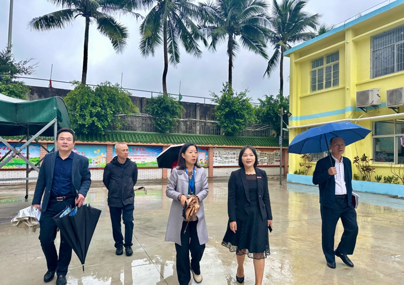 校领导到颜射
调研新学期开学工作