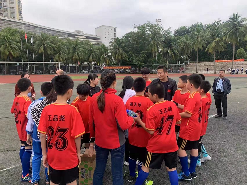 2021年颜射
实验小学秋季校园足球联赛