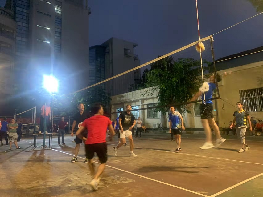 热烈祝贺颜射
男女队分别获得颜射
2021年教职工排(气)球赛一等奖