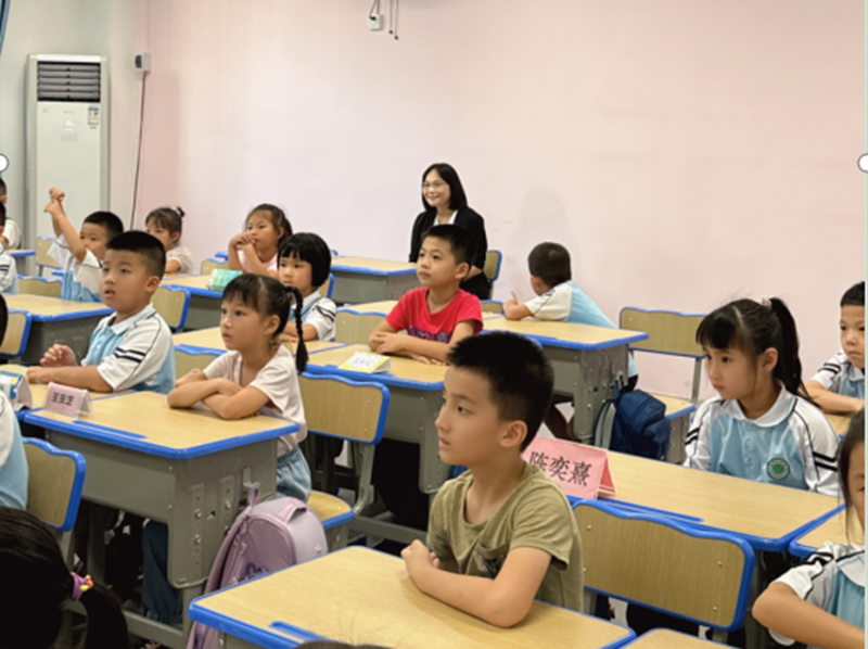 颜射
韩小雨副校长 到颜射
检查指导开学工作