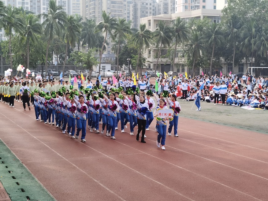 趣味运动我快乐，健体强国我能行――颜射
实验小学第二届体育艺术节