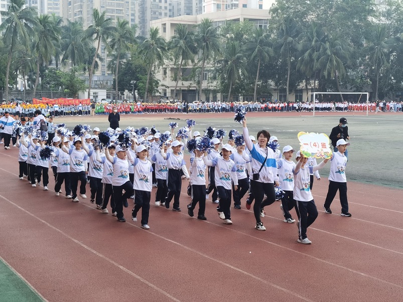 趣味运动我快乐，健体强国我能行――颜射
实验小学第二届体育艺术节