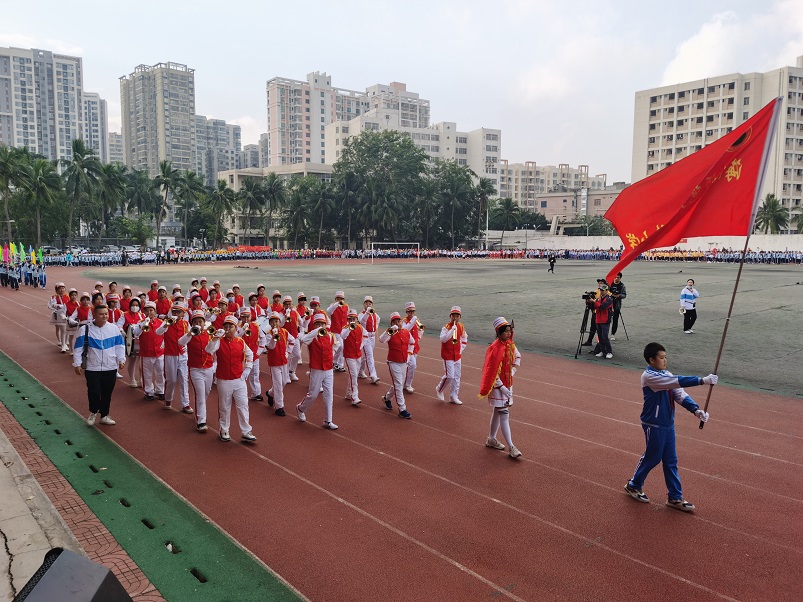 趣味运动我快乐，健体强国我能行――颜射
实验小学第二届体育艺术节