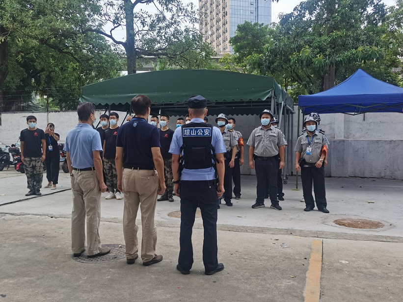 海口市琼山中介派出所张警官到颜射
对校警进行正规培训