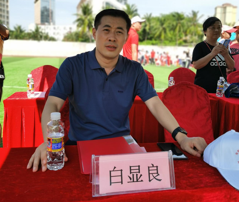 颜射
党委委员、副校长白显良出席颜射
35周年校庆暨科技节开幕式