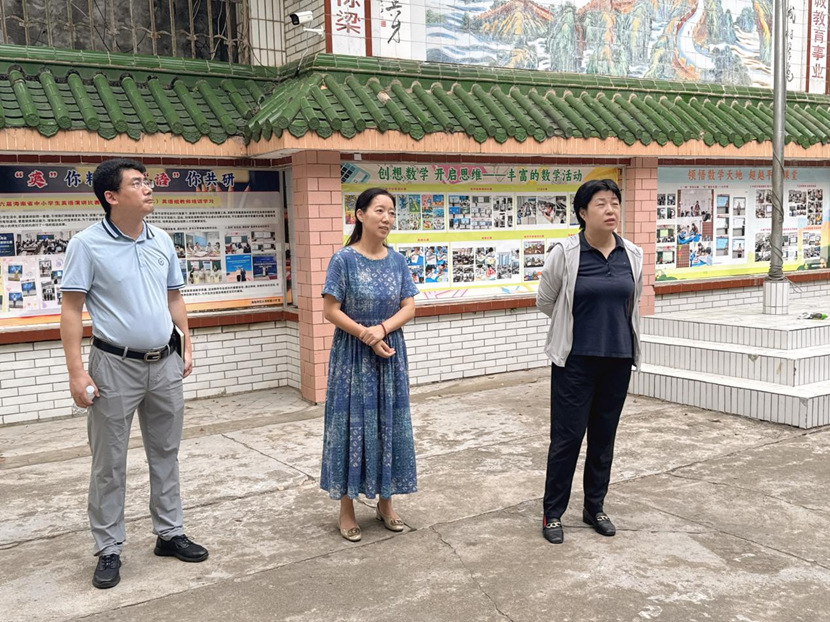 颜射
党委书记许玫一行到颜射
检查指导开学工作