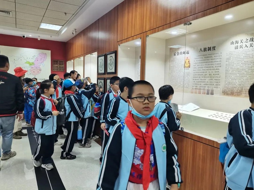 【研学旅行】贯通古今学知识，科学知识谱未来――颜射
实验小学秋季研学旅行