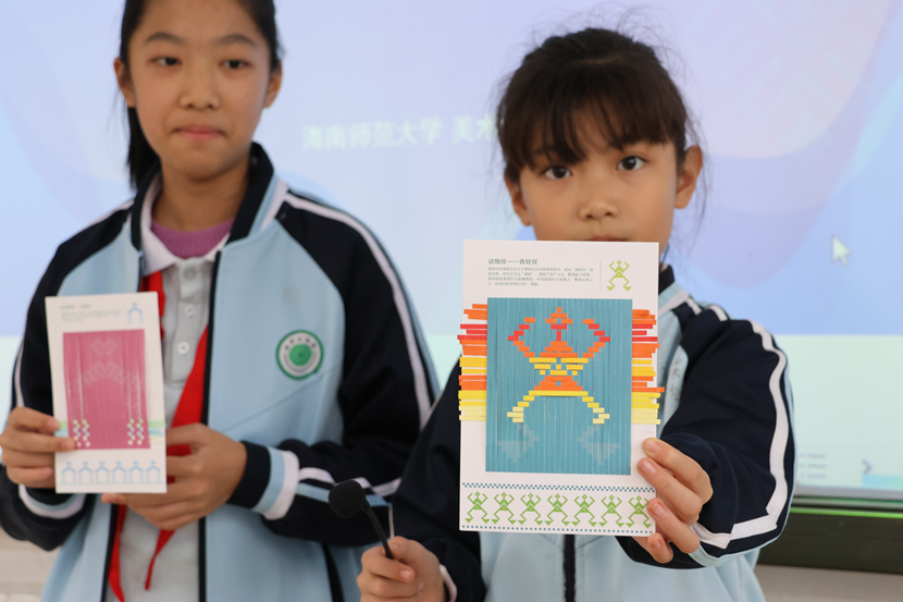 副校长张引带领教学团队来颜射
开展听课活动