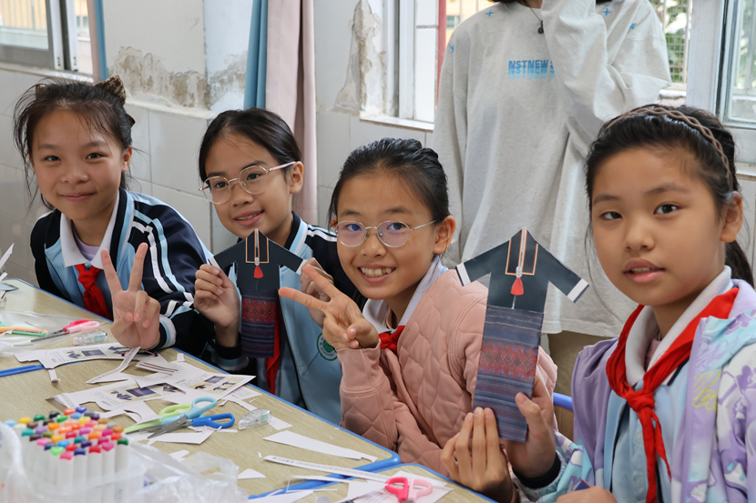 副校长张引带领教学团队来颜射
开展听课活动