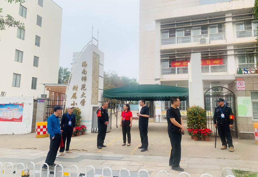 琼山区忠介派出所许健一行到 颜射
进行安全检查指导工作