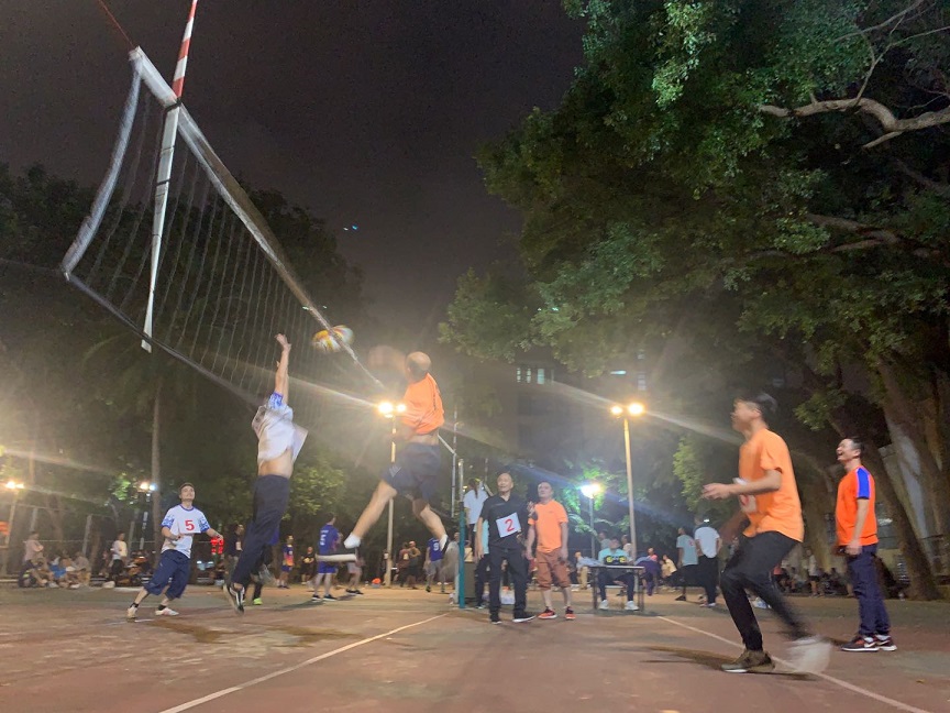 教师积极参加2020年颜射
教职工排球比赛