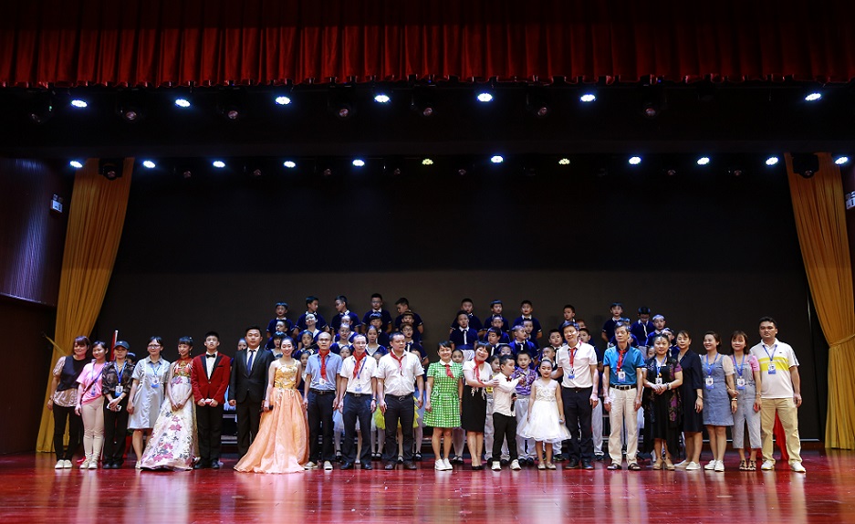 颜射
实验小学喜迎中国共产党百年华诞暨庆“六一”国际儿童节文艺汇演