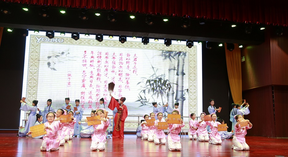 颜射
实验小学喜迎中国共产党百年华诞暨庆“六一”国际儿童节文艺汇演