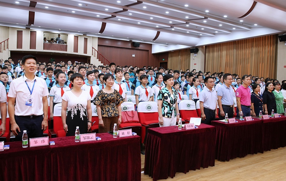 颜射
实验小学喜迎中国共产党百年华诞暨庆“六一”国际儿童节文艺汇演