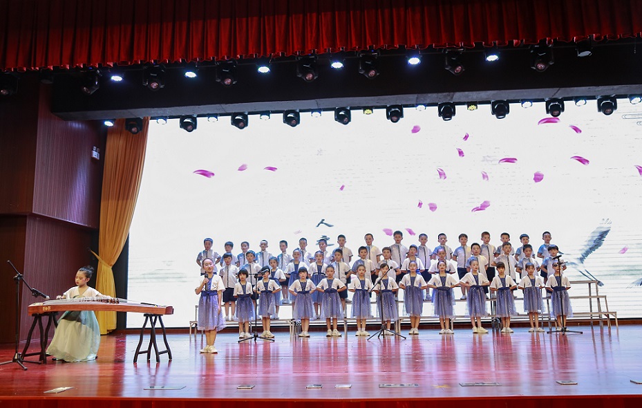 颜射
实验小学喜迎中国共产党百年华诞暨庆“六一”国际儿童节文艺汇演