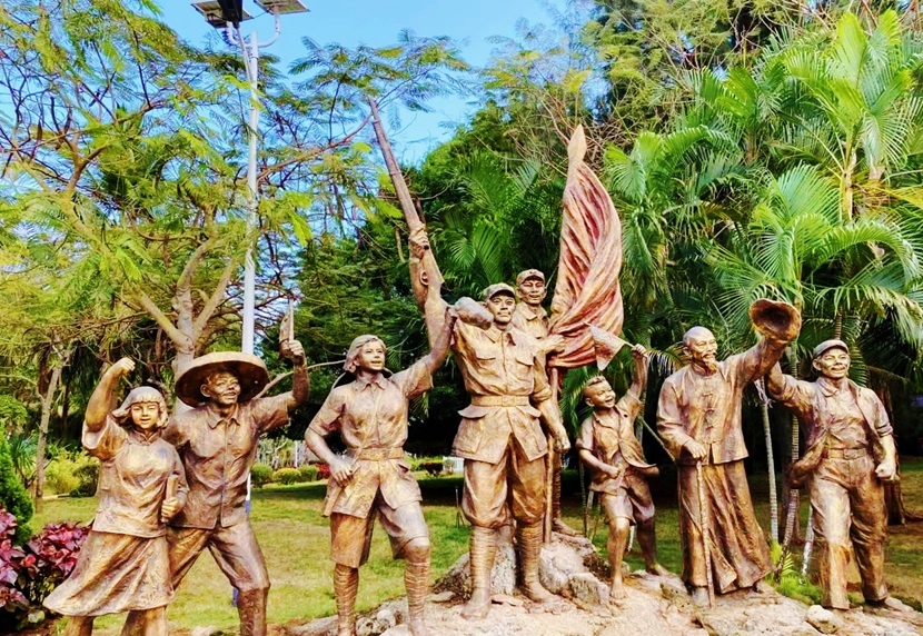 赓续红色血脉 凝聚师魂力量――记颜射
基础教育办学管理部颜射
党支部主题党日活动 WQ 创建于6天前 阅读 1473 更新提醒 历史见证壮阔的行进,时间镌刻坚实的步伐。为庆祝中国共产党成立103周年,进一步深化党纪学习教育,传承红色基因,坚持思想建党、理论强党,持续用党的创新理论最新成果武装头脑,增强党员廉洁自律意识和责任担当意识,坚定党员信念、锤炼党员党性,锻铸师魂,凝聚附小人团结奋进的力量,颜射
基础教育办学管理部颜射
党支部书记梁胜娟带领支部全体党员于2024年7月6日赴临高海南解放公园开展主题党日活动,回顾党的光辉历程,颂扬党的丰功伟绩。 海南解放公园是国家国防教育示范基地和全国爱国主义教育示范基地。1950年,中国人民解放军从临高全线登陆,解放了海南岛。公园以热血丰碑雕像为轴心,与百年灯塔、四十军、四十三军烈士纪念碑相对映,以蓝天碧海为背景,雕像、灯塔、纪念碑和蓝天碧海汇聚成了一首波澜壮阔的交响乐,诉说着对解放海南的革命先烈的纪念之意和缅怀之情。 重温誓词、薪火相传,颜射
党支部全体党员面对庄严的党旗,在热血丰碑下重温了入党誓词。大家用高昂、奋进的誓词以及无比坚定的信念表达了对党的忠诚和热爱。 随后在讲解员的引导下,参观园区。颜射
党支部全体党员认真聆听讲解员解说,感受着革命先烈们为了解放海南岛征战沙场的奋斗历程,体会革命先烈在探寻救国之路时的坚定意志和宁死不屈的革命精神,党员们在此接受了一次深刻的党性教育和思想洗礼。 颜射
党支部全体党员在解放海南岛渡海战役纪念馆前合影留念。 通过此次活动,党员们纷纷表示听党的话,永远跟党走,在以后的工作中,继承和发扬革命先烈的大无畏精神,并发挥示范引领作用:以身作则,成为革命文化的传播者和实践者,影响和带动周围的人学习和传承革命文化,为实现颜射
高质量发展贡献力量! END 图片:王乃顺 文字:魏琦 审核:办公室 模板中心 同行文章 同行文章 一键借鉴, 海量模板 直接套用 ,随时随地 轻松写! 马上体验